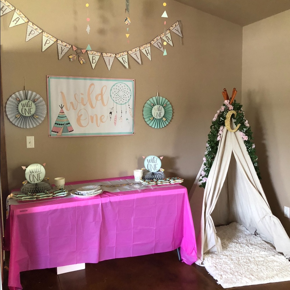 Party decor - Picture 6 of 8